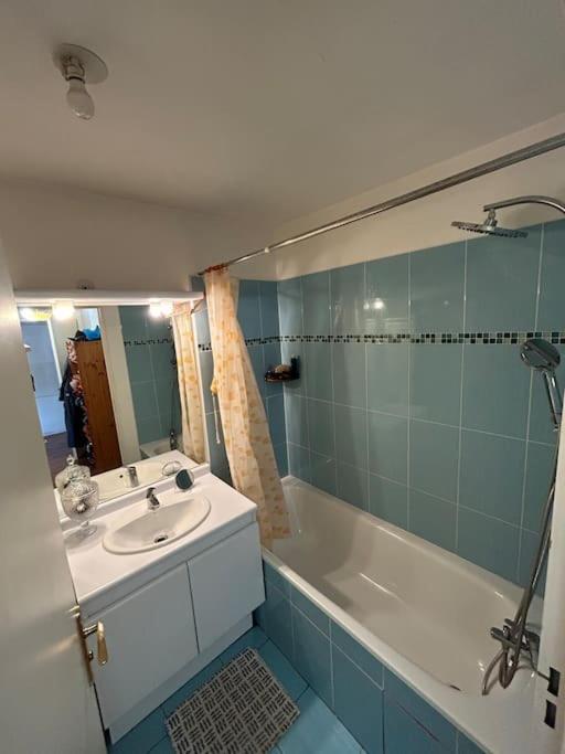 Appartement Spacieux Et Lumineux Aux Portes De Paris - Ideal Pour Visiter Et Se Reposer Bondy Exterior foto